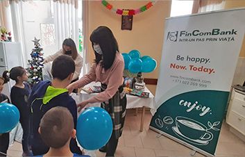 Campania de caritate „Dăruieşte magia de Crăciun” a devenit pentru noi o tradiţie frumoasă Campania de caritate „Dăruieşte magia de Crăciun” a devenit pentru noi o tradiţie frumoasă